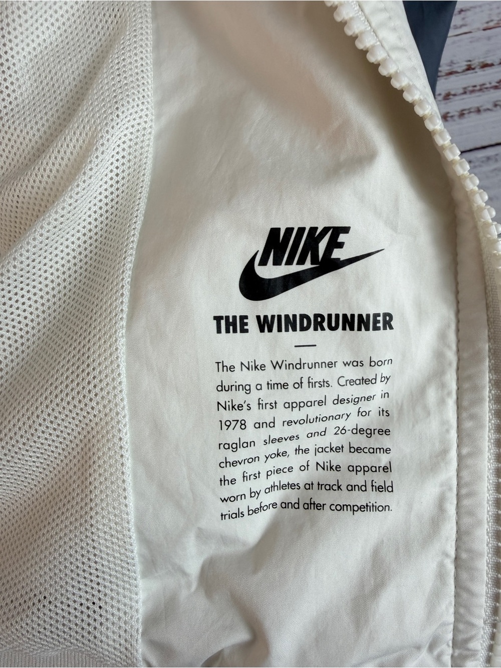 Nike Windrunner Jacket M Navy White Gray Chevron Hooded Windbreaker Unisex - Picture 5 of 8